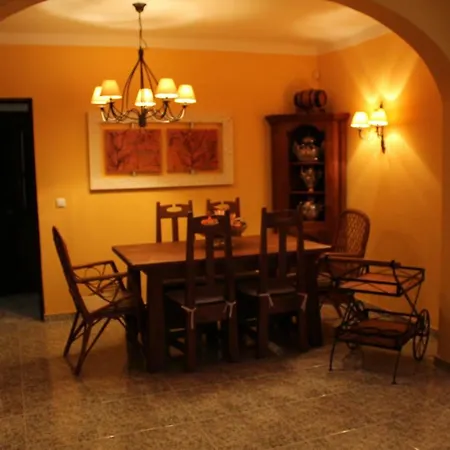 Golden Estombar